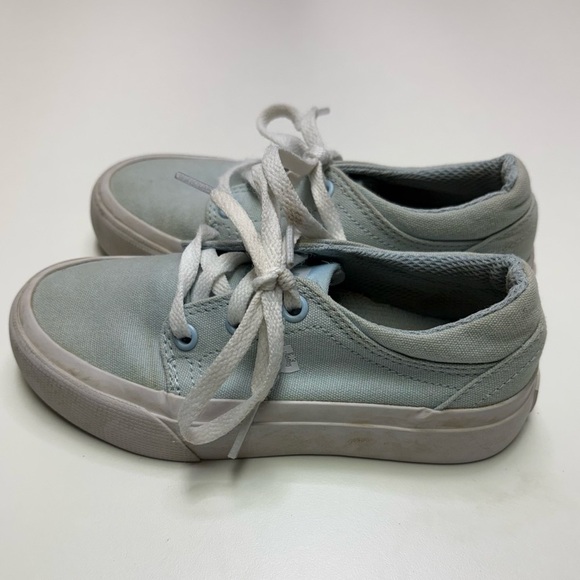 DC Skate Toddler Girls 11 Lace Up Pastel Baby Blue Skateboarding Sneaker - Picture 3 of 7
